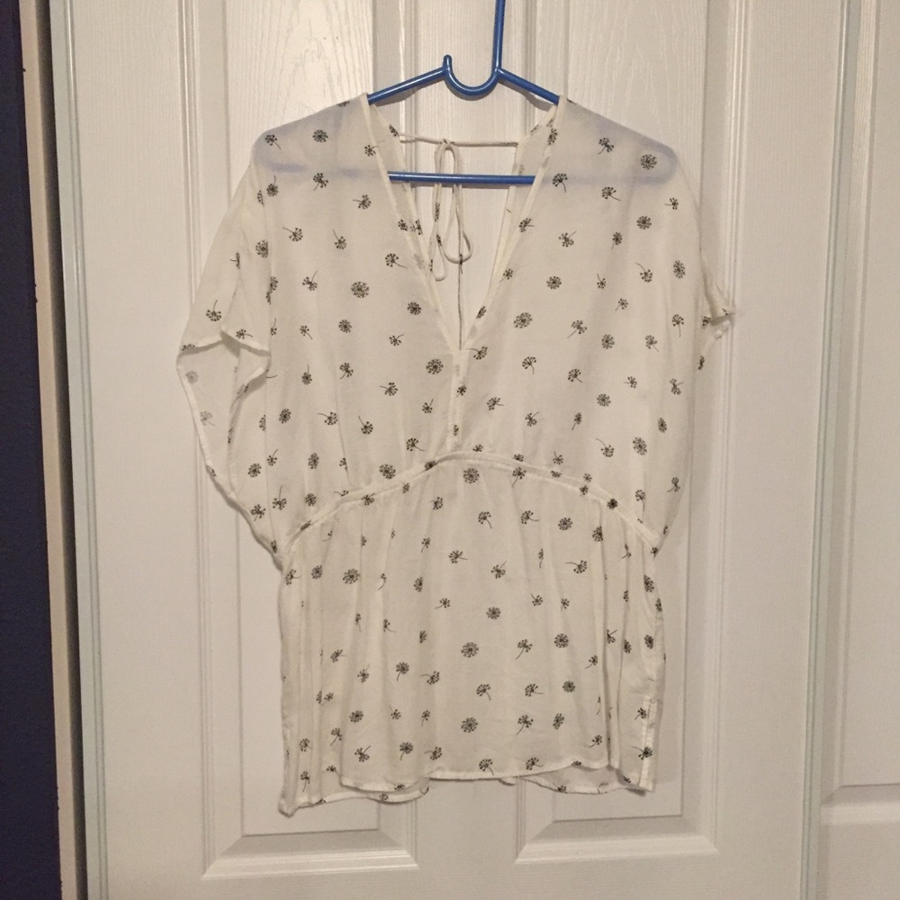 Dandelion patterned top
